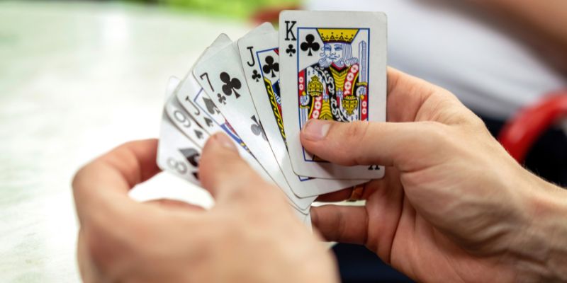 Cac-tro-choi-bai-noi-bat-tai-game-bai-df999-thu-hut-hang-trieu-luot-tham-gia-moi-ngay